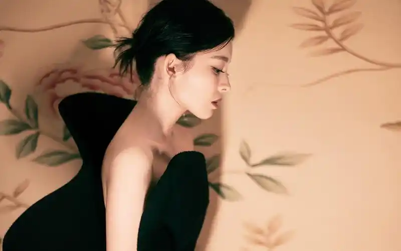 古力娜扎性感"黑蝴蝶"高清桌面壁纸