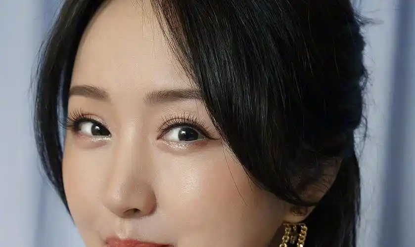 杨钰莹究竟有多冻龄且看她一组近期高清面部特写状态好逆天