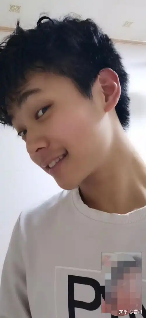 没什么只是想找个地方放男朋友照片