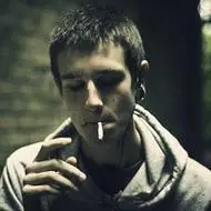 头像男生吸烟超拽真人图片