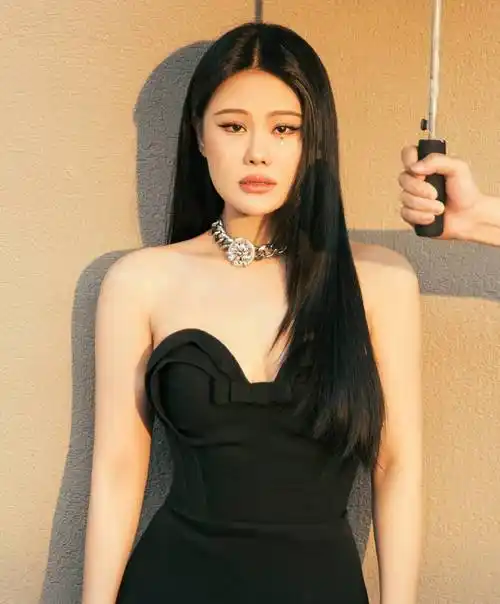 ">《月亮失眠了》是<a target="