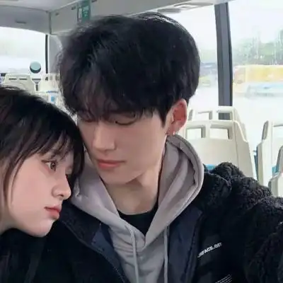 很浪漫恩爱的甜蜜精美情侣头像 优质浪漫到极致的高质量微信情头