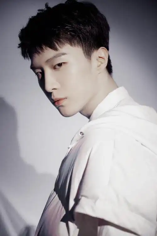 范丞丞tommyhilfiger品牌代言人#丨#范丞丞华莱士丞意满满#    霸