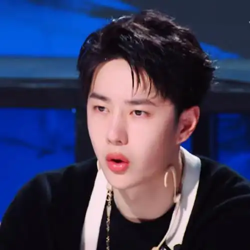 水灵灵 肉嘟嘟的 能不能让我吃口#王一博这就是街舞5