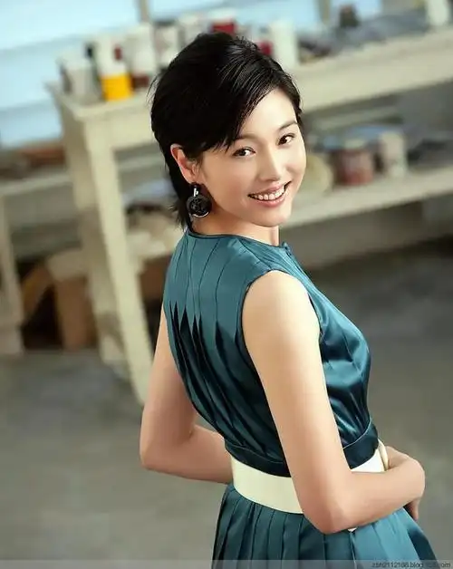 女演员张岩 个人资料(女演员张岩个人资料简介)-天晟网