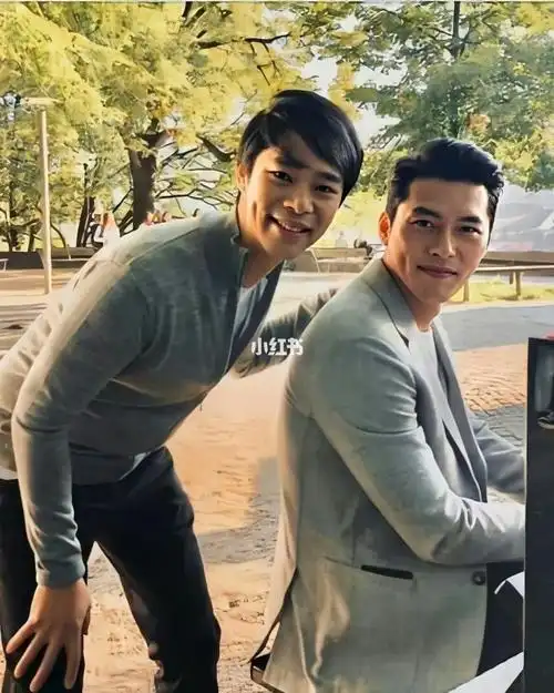 玄彬钢琴家李政赫的新鲜照片