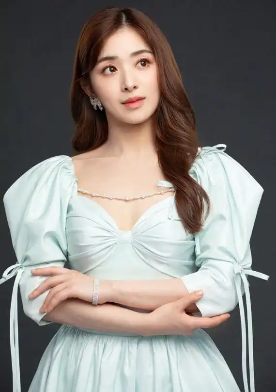 张含韵可爱写真照 张含韵生活穿搭图-【好波体育】