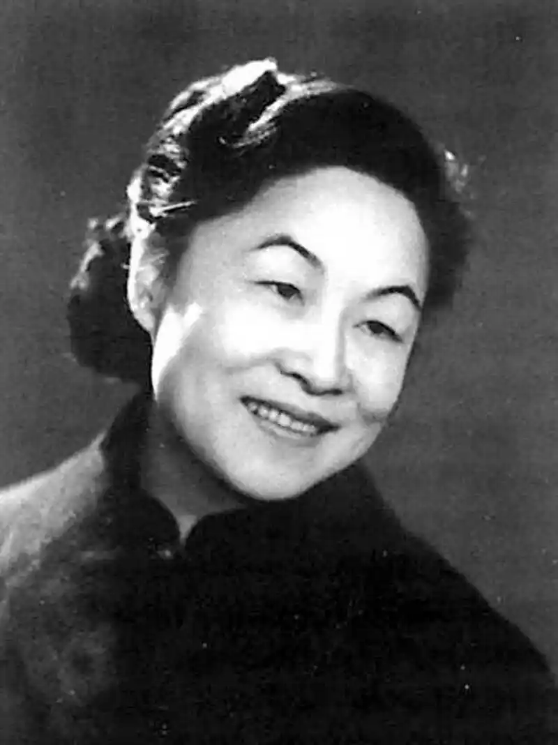 我上大学,花了30多万,凭什么结婚以后,我要去别人家里洗衣做饭当保姆