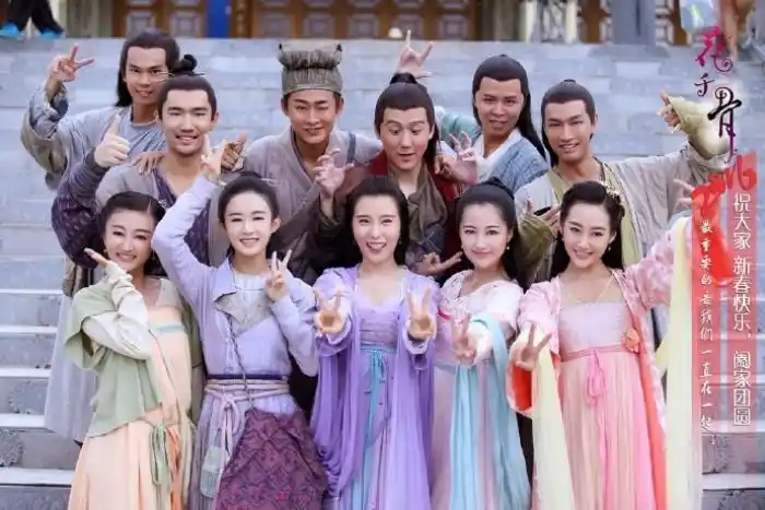 感谢大家过去一年来的支持与陪伴,让糖宝的心里暖暖哒,《花千骨》的