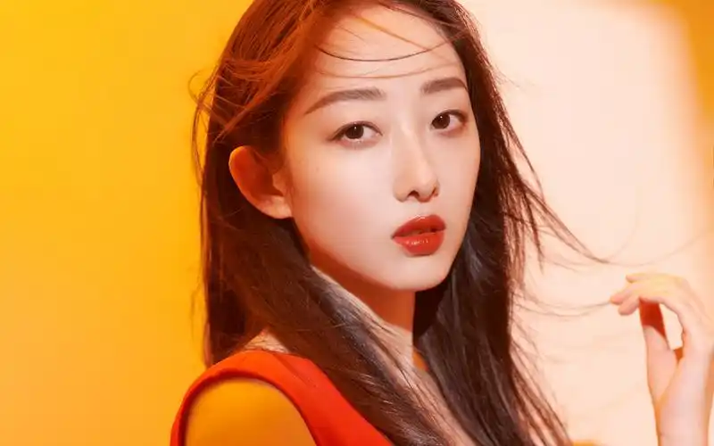 蒋梦婕性感美艳红裙桌面壁纸