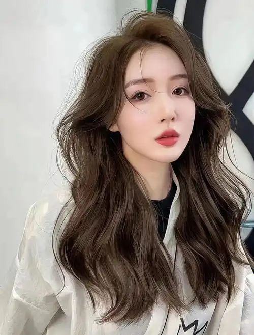 女士发型推荐春夏最最品白的发色没有之一川女士发