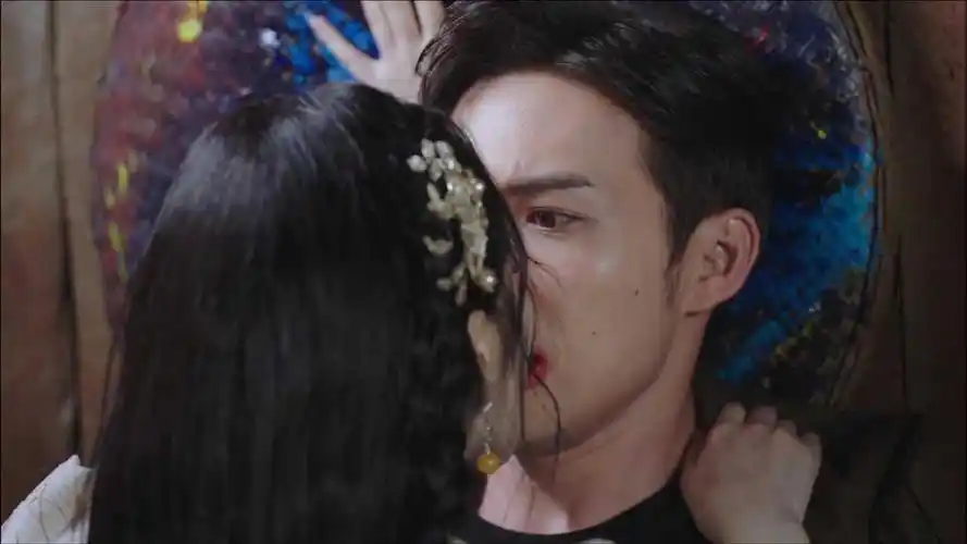 司藤景甜壁咚强吻张彬彬这幕连看10遍都不够简直太上头了