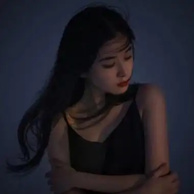 高冷超拽的性感女头像侧脸真实 小众ins清冷女头真人合集_女生头像_美