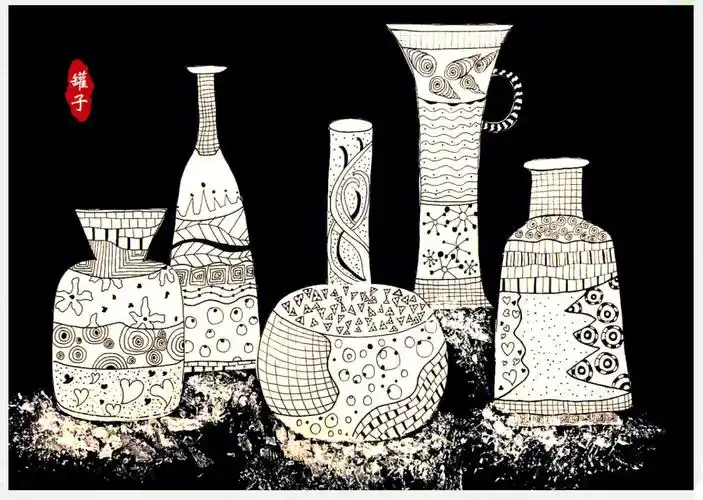 不同的瓶子有着不同的形状.