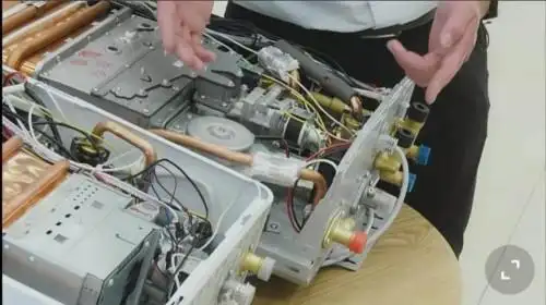 水量忽大忽小这是燃气热水器的通病海尔拆机给你答案