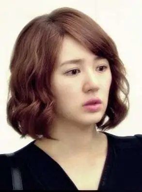 圆脸适合什么短发型 时尚女明星短发发型图片