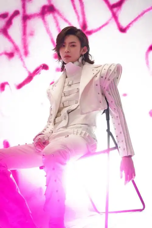 小鬼王琳凯超话「deadline小鬼王琳凯2023巡回演唱会」-定妆照来袭,破