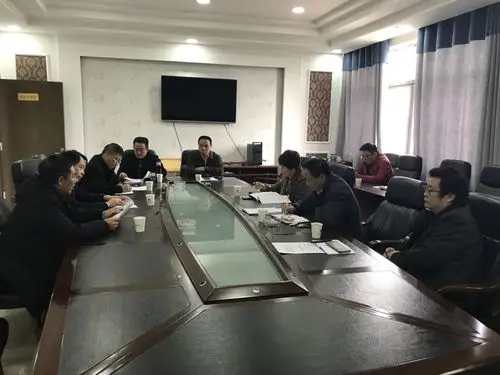 刘武主任详细介绍了我县几家农业龙头企业生产情况和未来发展