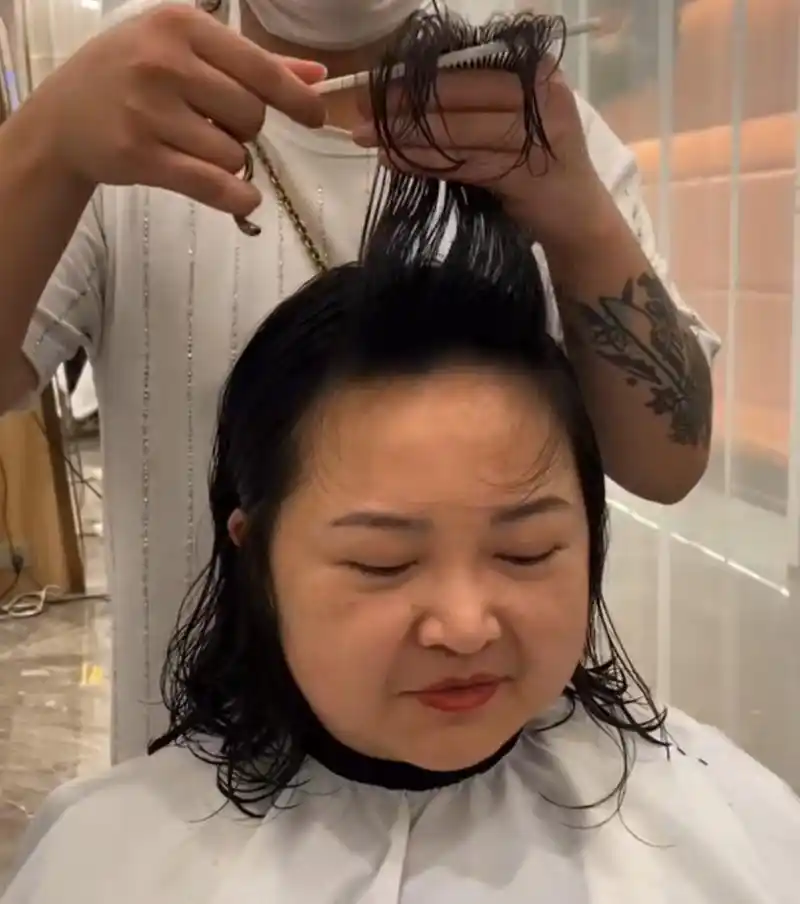 这几种脸型真的不好看,圆方脸发型都没救,大饼脸更是丑!