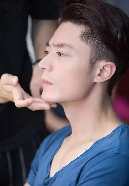 霍建华完美侧脸引舔屏棱角分明睫毛浓密