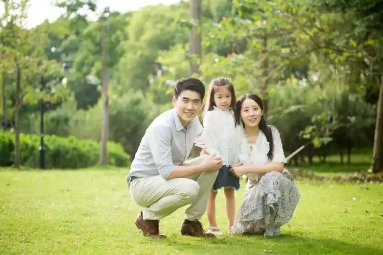 父母最大的愚蠢:在这几个方面,"耗尽"子女的福分_生活_孩子_男孩