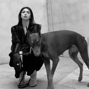 黑白高冷御姐真人头像图片