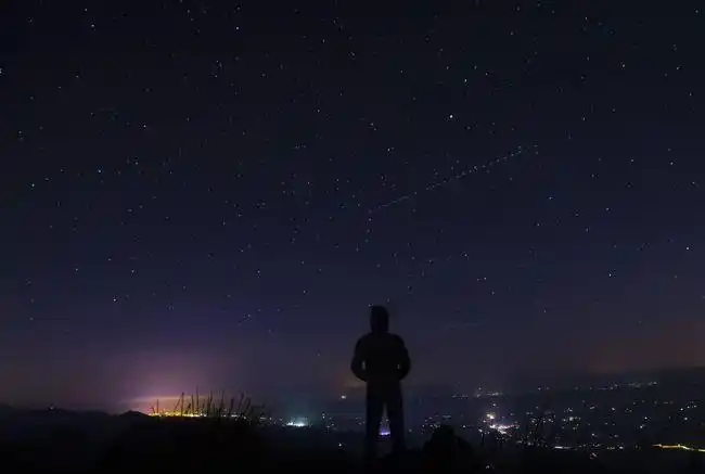 寂寞孤单说说心情说说_寂寞孤独句子说说心情_描写孤单