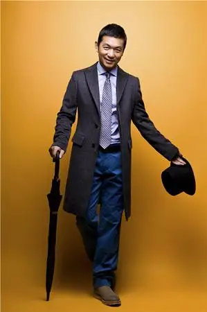 邢佳栋《养父》独树一帜 收视挺进全国前三