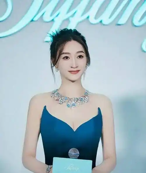 47岁李小冉,真的好美好性感啊!_观众_表演_中国