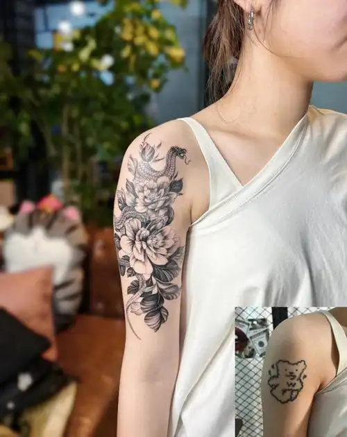 素花蛇纹身遮盖过去的爱情