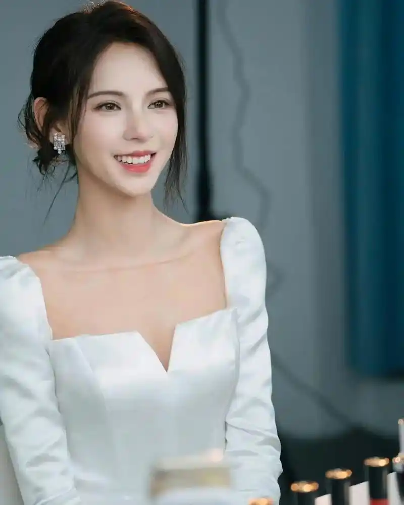 温柔复古风,太甜了!#张予馨