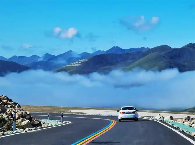 川藏线作为一条横跨四川省和西藏自治区的公路,可以说是中国风景中最