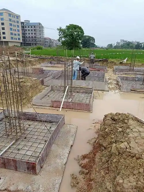 谢家滩特色小镇一二号楼基础承台验收