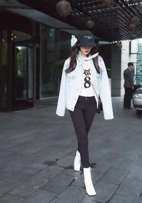 杨颖录新一季跑男路透穿牛仔裤裤腿粗如水桶把自己穿矮了一截