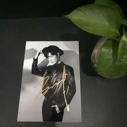 x玖少年团肖战签名照亲签