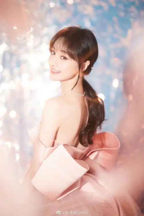 郑爽蝴蝶结纱裙