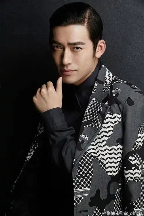 从调酒师,群演到正剧小生,还是唐嫣同学的他,39岁仍被看好能火_张博