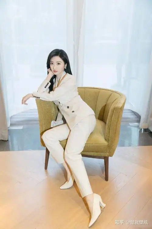 景甜9月穿搭大赏人间富贵花不假看到最后的网友发福了