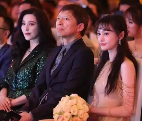 税务局回应郑爽逃税事件啦范冰冰发文这世界本来就是不公平的她们到底