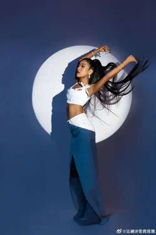 吉克隽逸杭州夏天穿毛衣##吉克隽逸背肌