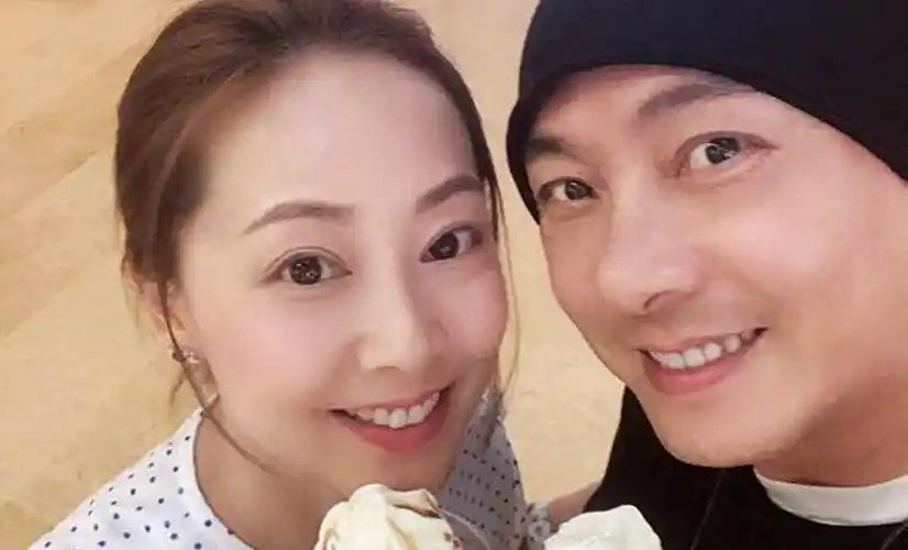 张卫健留港陪母 和老婆分居一年昔送3亿房产宠妻_张茜_北京_香港