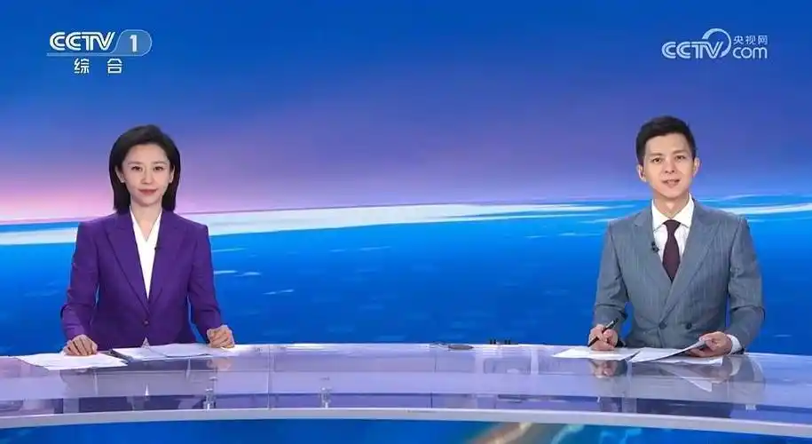 女士交替出镜播报的,时隔11天之后,特别是在上新《新闻联播》主播台