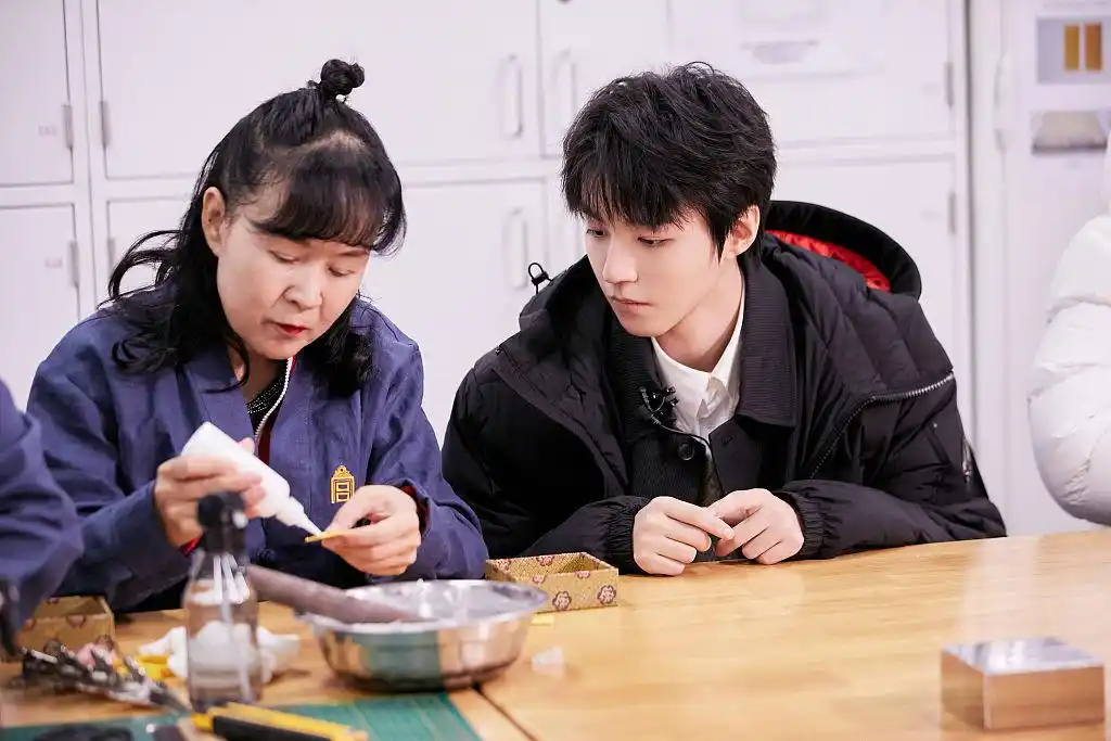 王俊凯亮相综艺《万里走单骑》第二季 走近故宫感受历史画卷