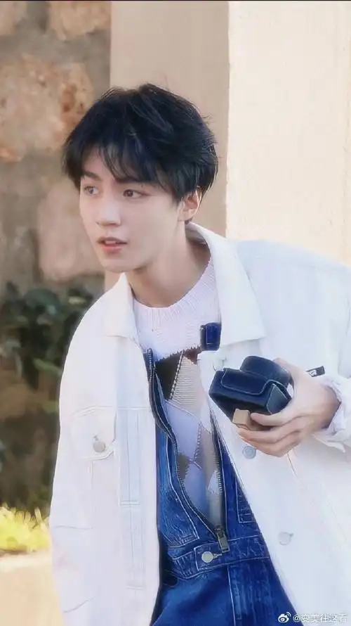 美妆##妆容##王俊凯#王俊凯手机壁纸,太好看了吧.