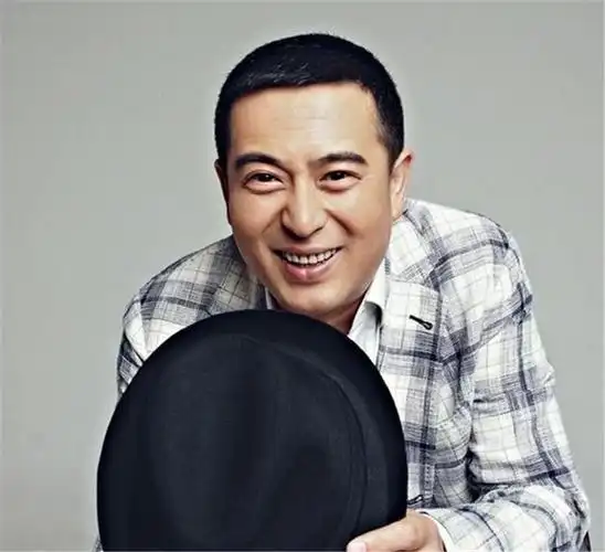 魅力大叔张嘉译:一心只想演好戏,出道至今零绯闻!