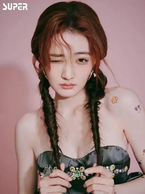 super大片##徐璐:自带色彩