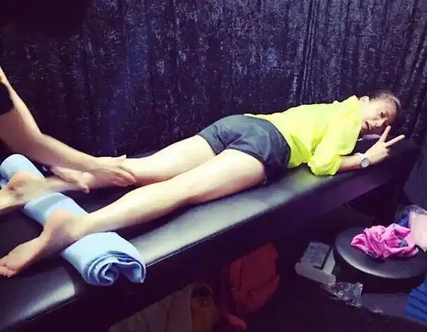 不老女神贾静雯她的脚你给几分