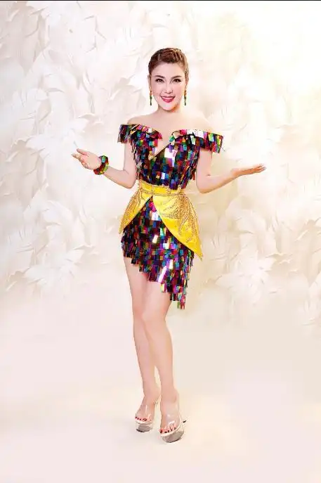 乌兰图雅97北京演唱会开唱流行乐融合民族风