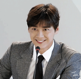 李易峰搂朱一龙的腰