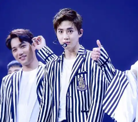 图exolotto中文歌词公开成员kai缺专辑宣传养脚伤